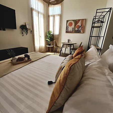 Azura Apartment *